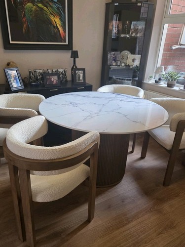 Round marbled wood dining - round,